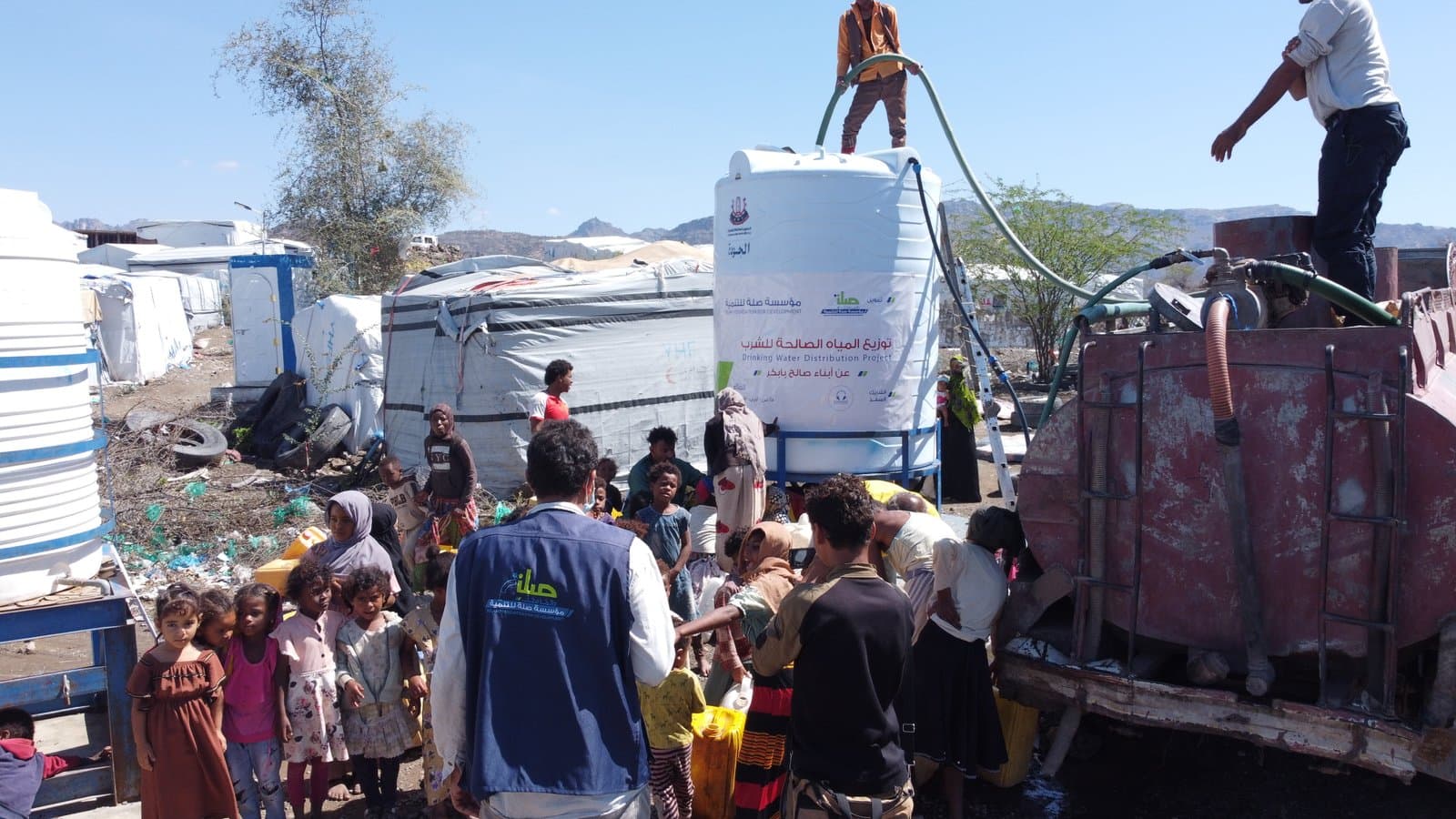 مشروع توزيع المياه الصالحة للشرب في الضالع عن ابناء صالح بابكر مارس ابريل مايو 2026م